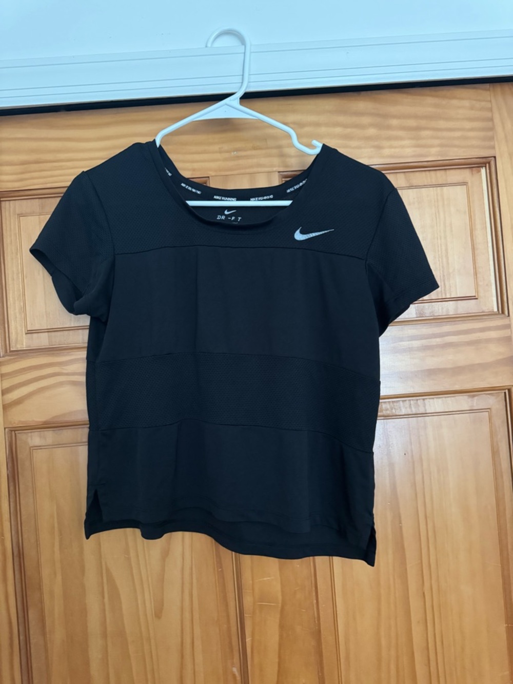 ✨BOGO FREE ENTIRE CLOSET✨ Nike Black Short Sleeve Women's Dri-FIT Training Tee
